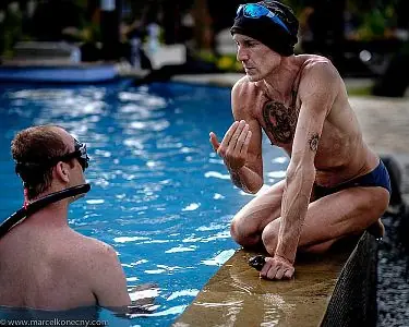 Fotografie z článku 40