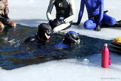 Fotografie z článku 30