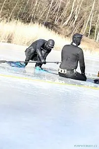 Fotografie z článku 32