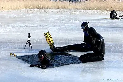 Fotografie z článku 33