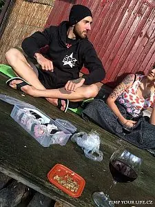 Fotografie z článku 33