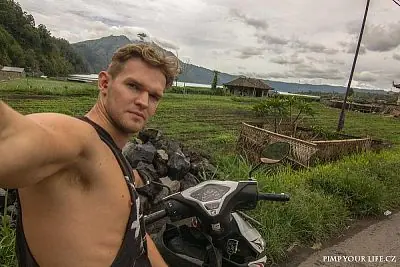 Fotografie z článku 30