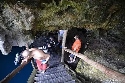 Fotografie z článku 163