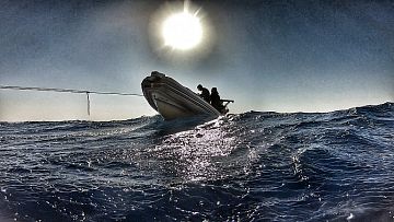 Freediving na Kypru: vraky, želvy, jeskyně, a Musan