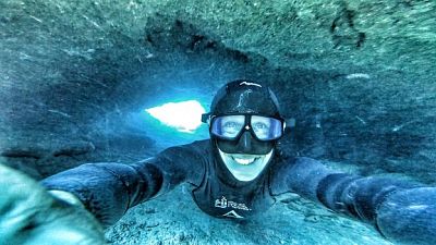 Freediving na Kypru: vraky, želvy, jeskyně, a Musan