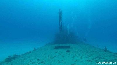 Freediving na Maltě: katamarán Valhala