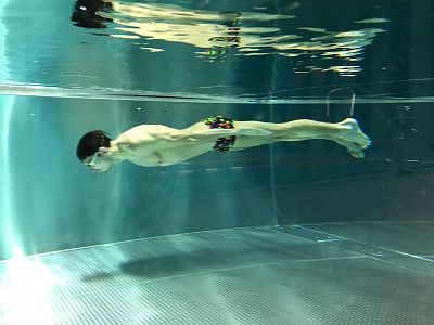 Freediving trénink: využití plavecké techniky s monoploutví pro level 2